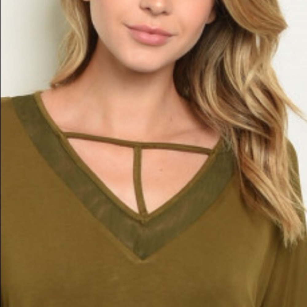 ❤️pretty olive top - Picture 4 of 4